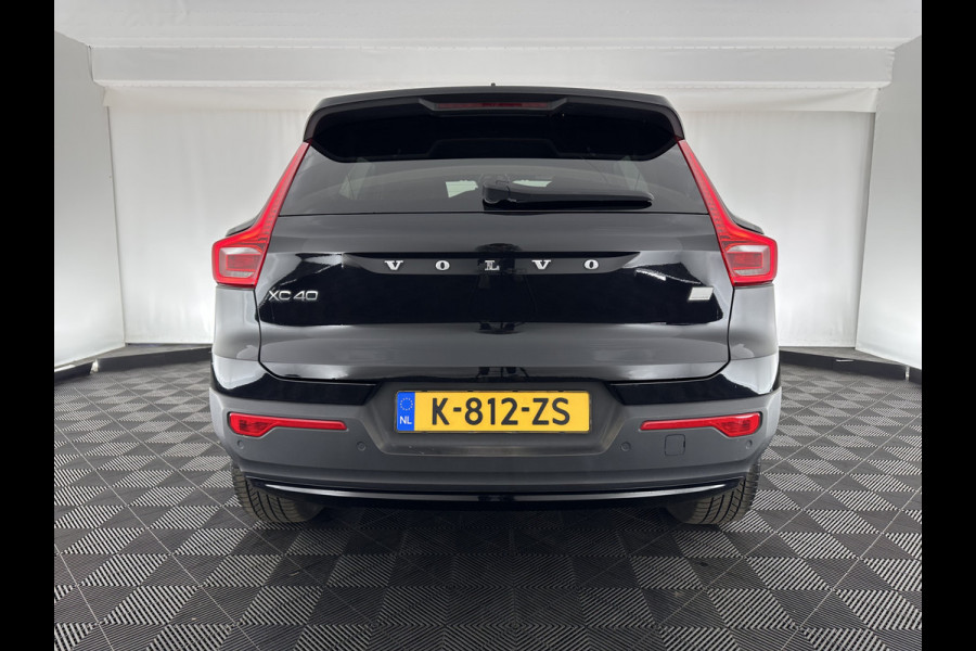 Volvo XC40 Recharge P8 AWD R-Design [ 3-Fase ] (INCL-BTW) *HEATPUMP | LEATHER-ALCANTARA | DIGI-COCKPIT | FULL-LED | PREMIUM-AUDIO | TOP-VIEW | CARPLAY | NAVI-FULLMAP | ECC | PDC | HEATED-SPORTSEATS | BLIS | PRIVACY-GLASS | 19''ALU *