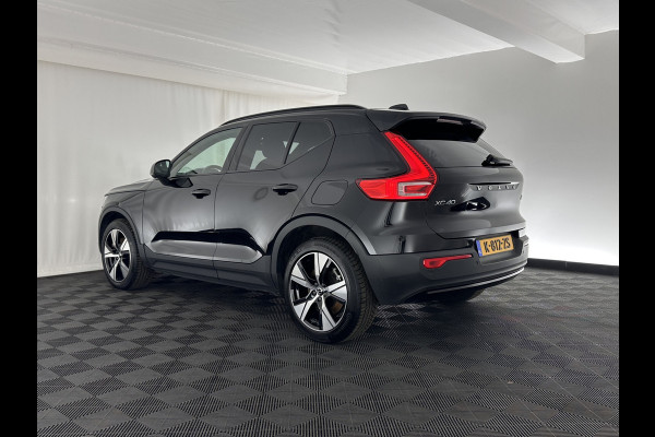Volvo XC40 Recharge P8 AWD R-Design [ 3-Fase ] (INCL-BTW) *HEATPUMP | LEATHER-ALCANTARA | DIGI-COCKPIT | FULL-LED | PREMIUM-AUDIO | TOP-VIEW | CARPLAY | NAVI-FULLMAP | ECC | PDC | HEATED-SPORTSEATS | BLIS | PRIVACY-GLASS | 19''ALU *