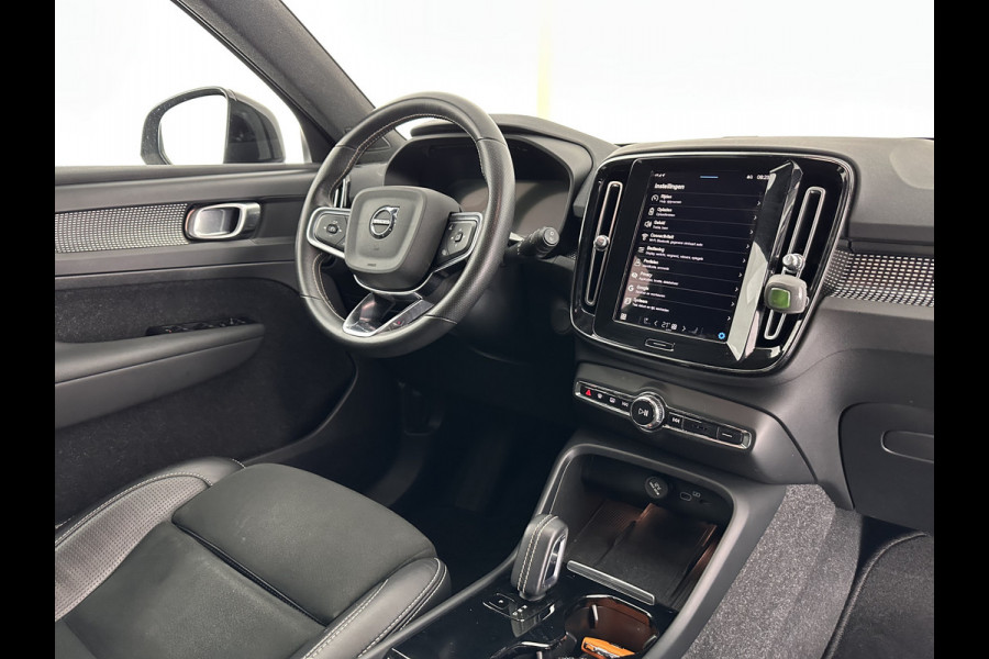 Volvo XC40 Recharge P8 AWD R-Design [ 3-Fase ] (INCL-BTW) *HEATPUMP | LEATHER-ALCANTARA | DIGI-COCKPIT | FULL-LED | PREMIUM-AUDIO | TOP-VIEW | CARPLAY | NAVI-FULLMAP | ECC | PDC | HEATED-SPORTSEATS | BLIS | PRIVACY-GLASS | 19''ALU *