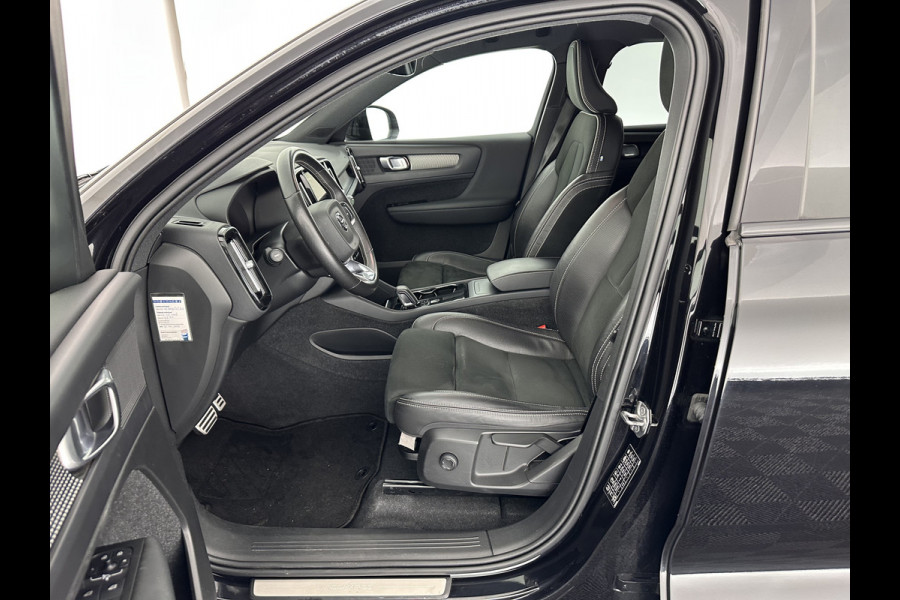 Volvo XC40 Recharge P8 AWD R-Design [ 3-Fase ] (INCL-BTW) *HEATPUMP | LEATHER-ALCANTARA | DIGI-COCKPIT | FULL-LED | PREMIUM-AUDIO | TOP-VIEW | CARPLAY | NAVI-FULLMAP | ECC | PDC | HEATED-SPORTSEATS | BLIS | PRIVACY-GLASS | 19''ALU *
