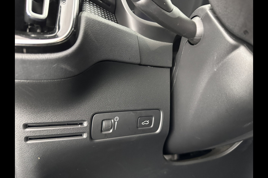 Volvo XC40 Recharge P8 AWD R-Design [ 3-Fase ] (INCL-BTW) *HEATPUMP | LEATHER-ALCANTARA | DIGI-COCKPIT | FULL-LED | PREMIUM-AUDIO | TOP-VIEW | CARPLAY | NAVI-FULLMAP | ECC | PDC | HEATED-SPORTSEATS | BLIS | PRIVACY-GLASS | 19''ALU *