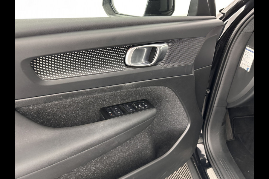 Volvo XC40 Recharge P8 AWD R-Design [ 3-Fase ] (INCL-BTW) *HEATPUMP | LEATHER-ALCANTARA | DIGI-COCKPIT | FULL-LED | PREMIUM-AUDIO | TOP-VIEW | CARPLAY | NAVI-FULLMAP | ECC | PDC | HEATED-SPORTSEATS | BLIS | PRIVACY-GLASS | 19''ALU *