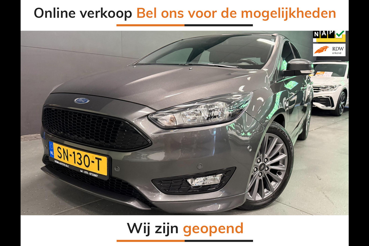Ford Focus 1.0 ST-Line NAVI/CARPLAY/CRUISE/ECC/PDC///