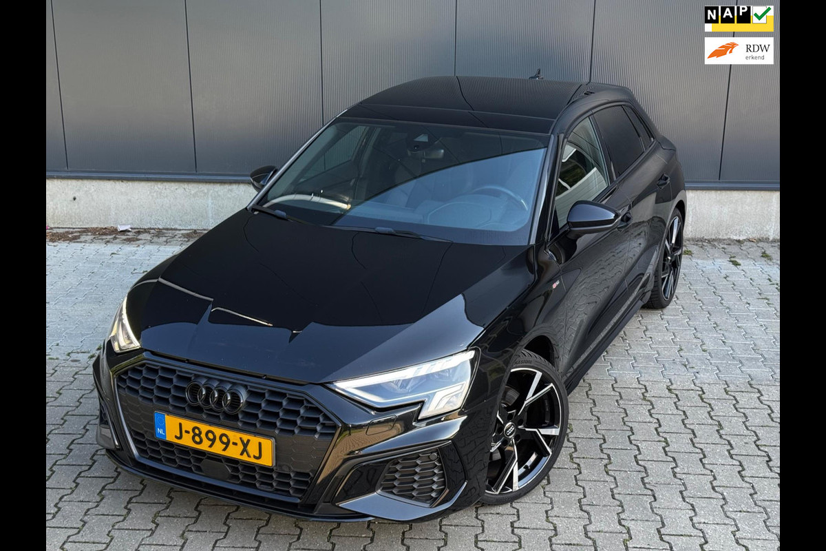 Audi A3 Sportback 35TFSI 150PK S-LINE PANORAMADAK STOELVERWARMING NAP NEDERLANDSE AUTO RS ZETELS NIEUWE MODEL