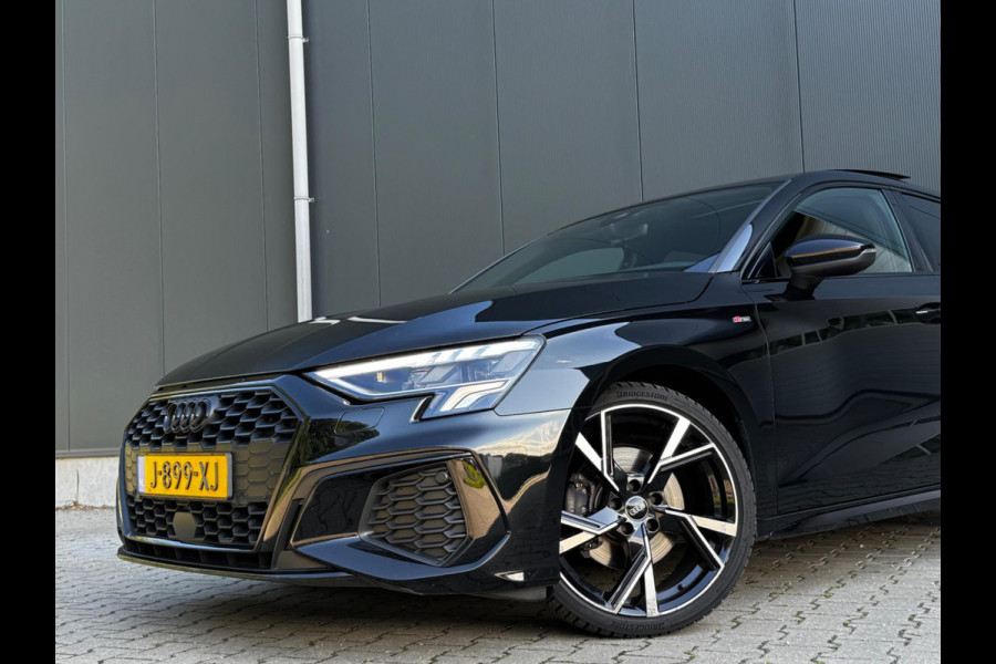 Audi A3 Sportback 35TFSI 150PK S-LINE PANORAMADAK STOELVERWARMING NAP NEDERLANDSE AUTO RS ZETELS NIEUWE MODEL
