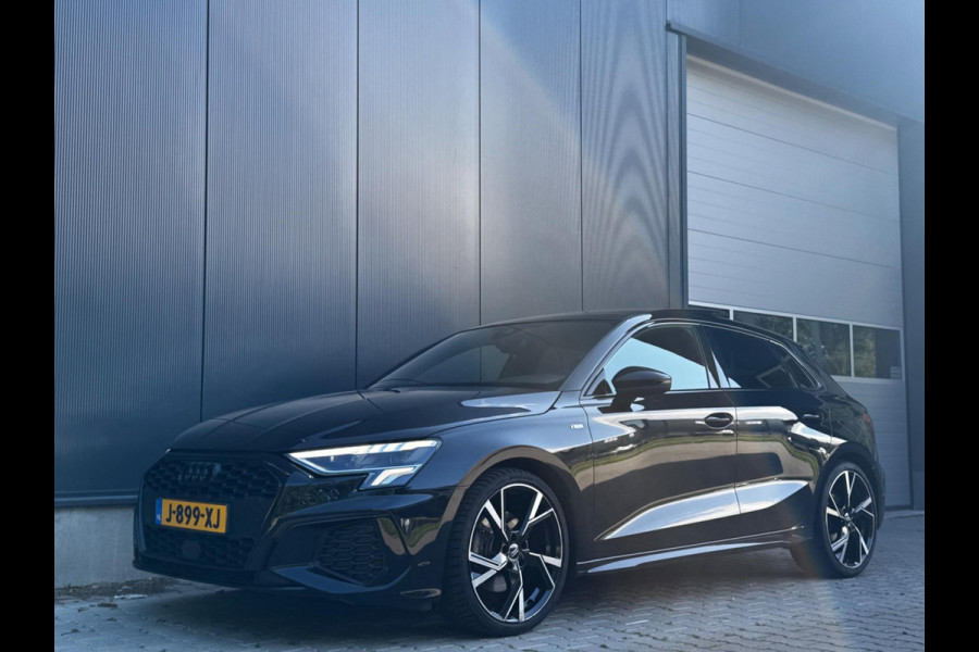 Audi A3 Sportback 35TFSI 150PK S-LINE PANORAMADAK STOELVERWARMING NAP NEDERLANDSE AUTO RS ZETELS NIEUWE MODEL