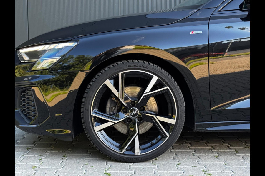 Audi A3 Sportback 35TFSI 150PK S-LINE PANORAMADAK STOELVERWARMING NAP NEDERLANDSE AUTO RS ZETELS NIEUWE MODEL