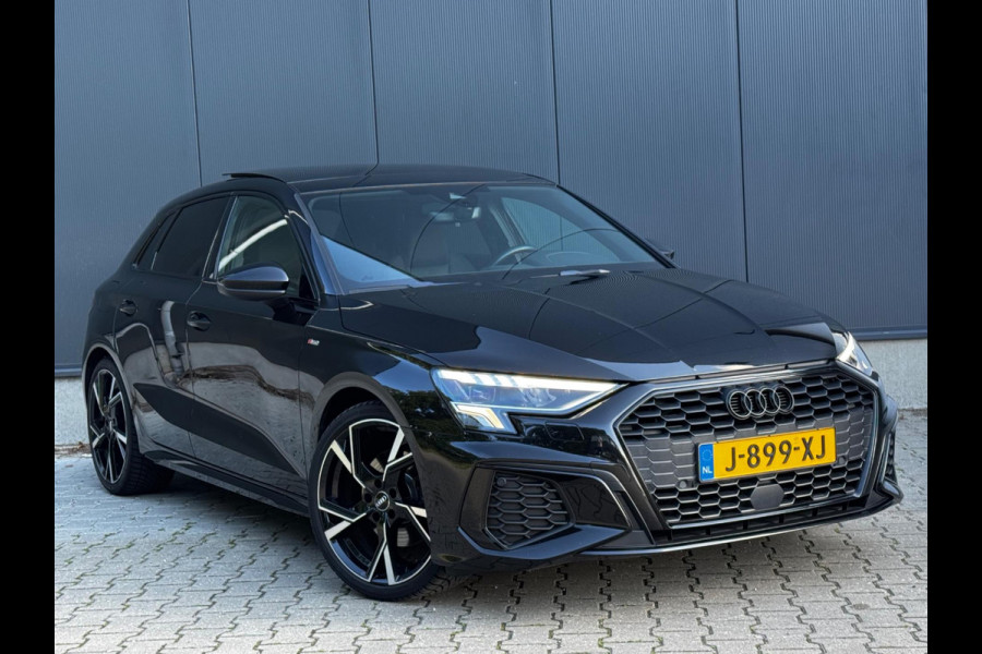 Audi A3 Sportback 35TFSI 150PK S-LINE PANORAMADAK STOELVERWARMING NAP NEDERLANDSE AUTO RS ZETELS NIEUWE MODEL