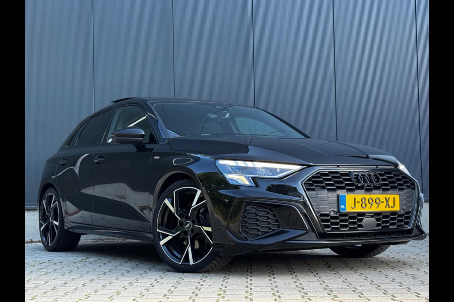Audi A3 Sportback 35TFSI 150PK S-LINE PANORAMADAK STOELVERWARMING NAP NEDERLANDSE AUTO RS ZETELS NIEUWE MODEL