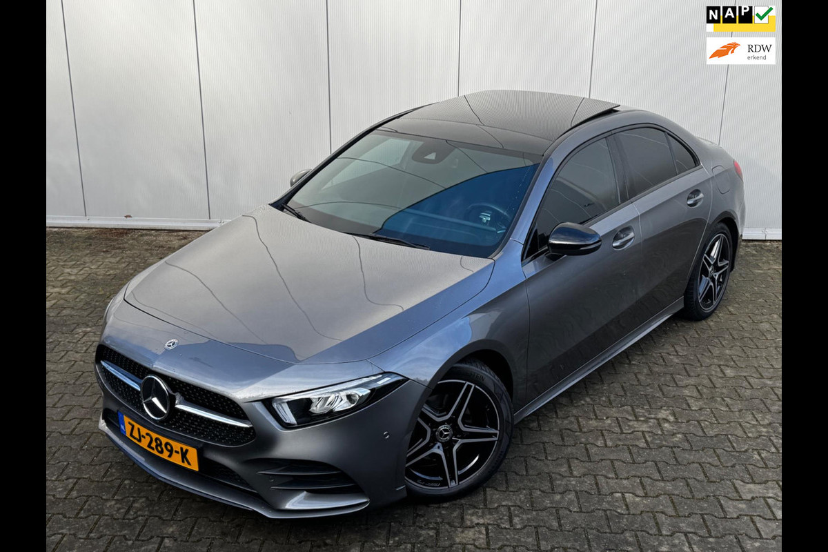 Mercedes-Benz A-Klasse A200 LIMOUSINE AMG AMBIANCE CARPLAY PANO STOELVERWARMING ORIGINEEL NEDERLANDS NAP