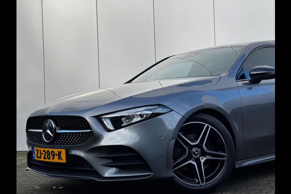 Mercedes-Benz A-Klasse A200 LIMOUSINE AMG AMBIANCE CARPLAY PANO STOELVERWARMING ORIGINEEL NEDERLANDS NAP