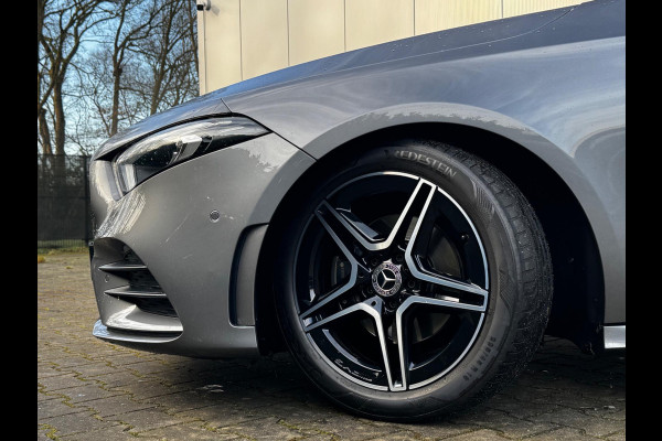 Mercedes-Benz A-Klasse A200 LIMOUSINE AMG AMBIANCE CARPLAY PANO STOELVERWARMING ORIGINEEL NEDERLANDS NAP