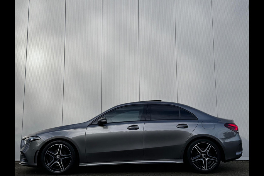 Mercedes-Benz A-Klasse A200 LIMOUSINE AMG AMBIANCE CARPLAY PANO STOELVERWARMING ORIGINEEL NEDERLANDS NAP