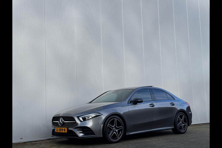 Mercedes-Benz A-Klasse A200 LIMOUSINE AMG AMBIANCE CARPLAY PANO STOELVERWARMING ORIGINEEL NEDERLANDS NAP