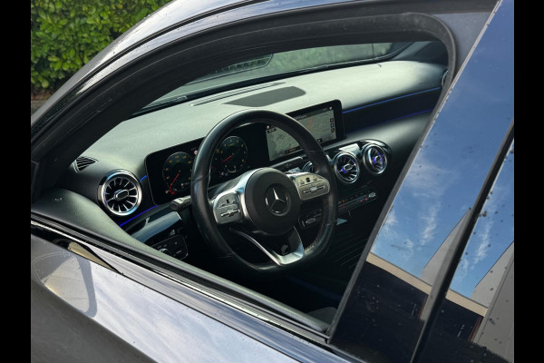 Mercedes-Benz A-Klasse A200 LIMOUSINE AMG AMBIANCE CARPLAY PANO STOELVERWARMING ORIGINEEL NEDERLANDS NAP