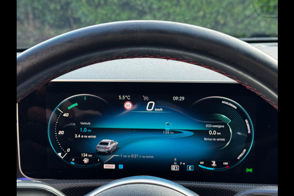 Mercedes-Benz A-Klasse A200 LIMOUSINE AMG AMBIANCE CARPLAY PANO STOELVERWARMING ORIGINEEL NEDERLANDS NAP