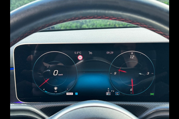 Mercedes-Benz A-Klasse A200 LIMOUSINE AMG AMBIANCE CARPLAY PANO STOELVERWARMING ORIGINEEL NEDERLANDS NAP