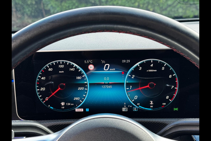 Mercedes-Benz A-Klasse A200 LIMOUSINE AMG AMBIANCE CARPLAY PANO STOELVERWARMING ORIGINEEL NEDERLANDS NAP