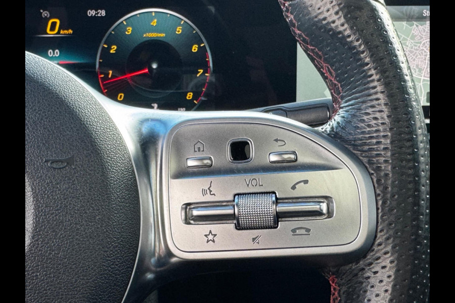 Mercedes-Benz A-Klasse A200 LIMOUSINE AMG AMBIANCE CARPLAY PANO STOELVERWARMING ORIGINEEL NEDERLANDS NAP