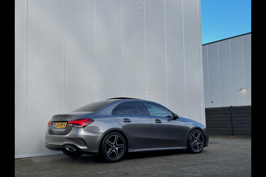 Mercedes-Benz A-Klasse A200 LIMOUSINE AMG AMBIANCE CARPLAY PANO STOELVERWARMING ORIGINEEL NEDERLANDS NAP