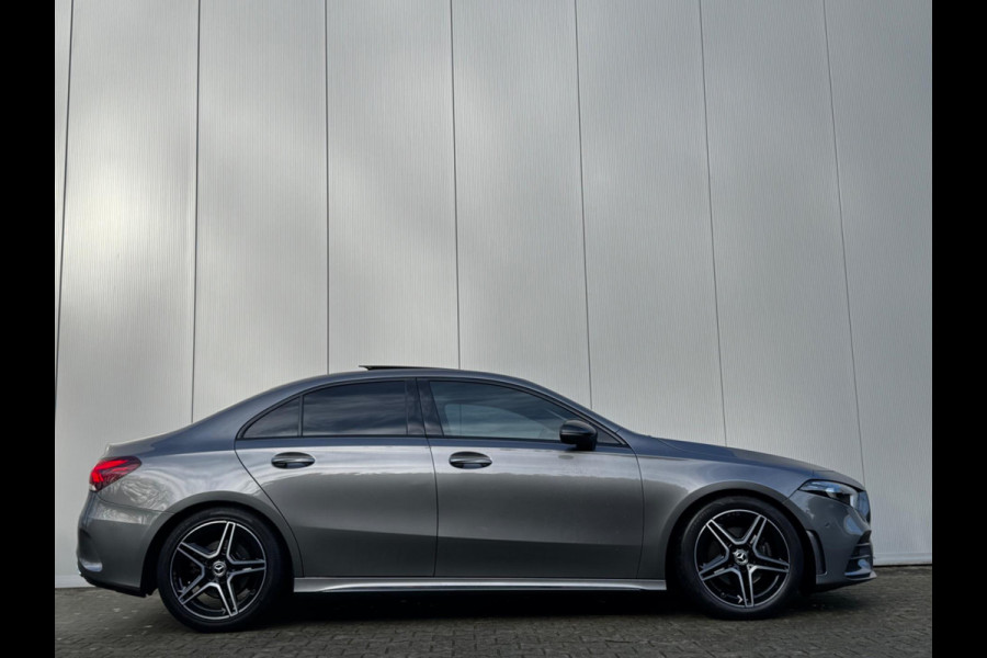 Mercedes-Benz A-Klasse A200 LIMOUSINE AMG AMBIANCE CARPLAY PANO STOELVERWARMING ORIGINEEL NEDERLANDS NAP