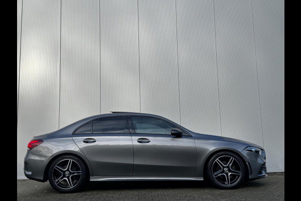 Mercedes-Benz A-Klasse A200 LIMOUSINE AMG AMBIANCE CARPLAY PANO STOELVERWARMING ORIGINEEL NEDERLANDS NAP