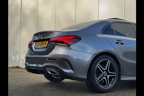 Mercedes-Benz A-Klasse A200 LIMOUSINE AMG AMBIANCE CARPLAY PANO STOELVERWARMING ORIGINEEL NEDERLANDS NAP