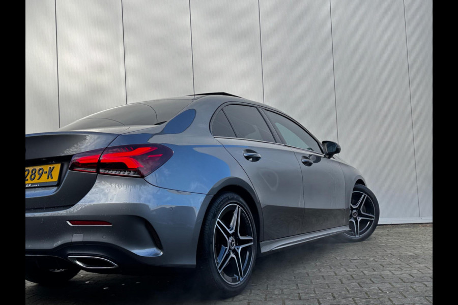 Mercedes-Benz A-Klasse A200 LIMOUSINE AMG AMBIANCE CARPLAY PANO STOELVERWARMING ORIGINEEL NEDERLANDS NAP