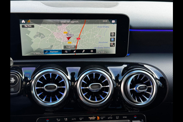 Mercedes-Benz A-Klasse A200 LIMOUSINE AMG AMBIANCE CARPLAY PANO STOELVERWARMING ORIGINEEL NEDERLANDS NAP