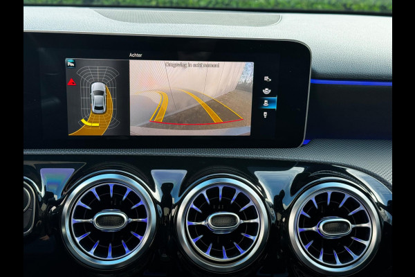 Mercedes-Benz A-Klasse A200 LIMOUSINE AMG AMBIANCE CARPLAY PANO STOELVERWARMING ORIGINEEL NEDERLANDS NAP