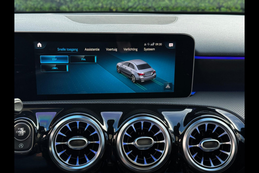 Mercedes-Benz A-Klasse A200 LIMOUSINE AMG AMBIANCE CARPLAY PANO STOELVERWARMING ORIGINEEL NEDERLANDS NAP