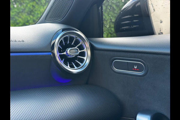 Mercedes-Benz A-Klasse A200 LIMOUSINE AMG AMBIANCE CARPLAY PANO STOELVERWARMING ORIGINEEL NEDERLANDS NAP