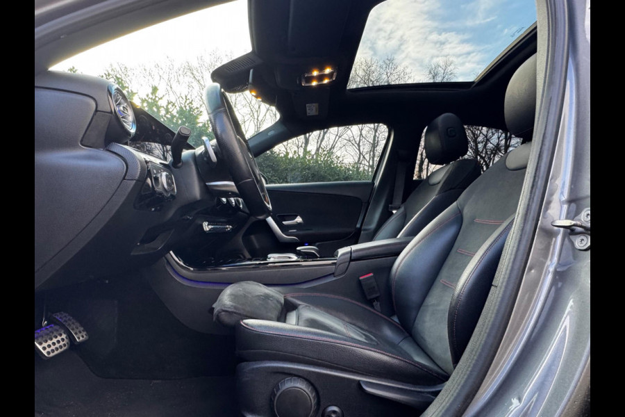 Mercedes-Benz A-Klasse A200 LIMOUSINE AMG AMBIANCE CARPLAY PANO STOELVERWARMING ORIGINEEL NEDERLANDS NAP