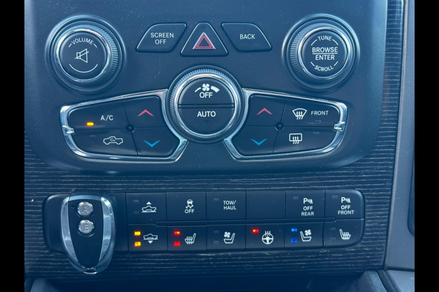 Dodge Ram 1500 5.7 V8 CREW CAB GAS LIMITED DONKERE HEMEL SCHUIFDAK LUCHTVERING RAMBOX TREKHAAK 3500KG STOELVERWARMING