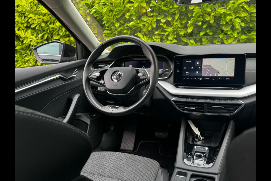 Škoda Octavia Combi E-TSI 110PK BUSINESS PLUS PANORAMADAK CARPLAY VIRTUAL NAP NEDERLANDSE AUTO