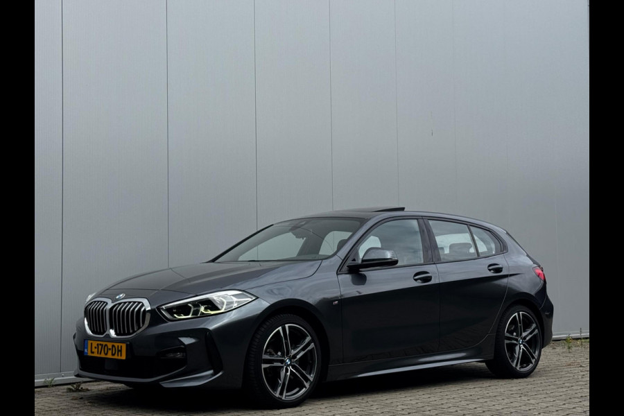 BMW 1-serie 118i HIGH EXECUTIVE M SPORT PANORAMADAK VIRTUAL DASH NAP ORIGINEEL NEDERLANDS M PAKKET