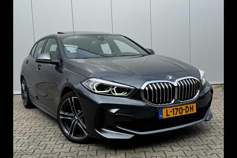 BMW 1-serie 118i HIGH EXECUTIVE M SPORT PANORAMADAK VIRTUAL DASH NAP ORIGINEEL NEDERLANDS M PAKKET