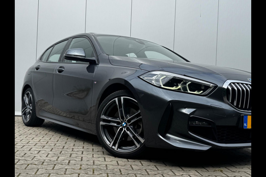 BMW 1-serie 118i HIGH EXECUTIVE M SPORT PANORAMADAK VIRTUAL DASH NAP ORIGINEEL NEDERLANDS M PAKKET