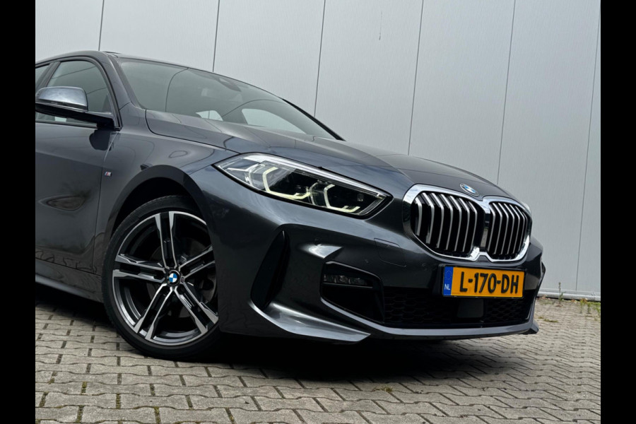 BMW 1-serie 118i HIGH EXECUTIVE M SPORT PANORAMADAK VIRTUAL DASH NAP ORIGINEEL NEDERLANDS M PAKKET