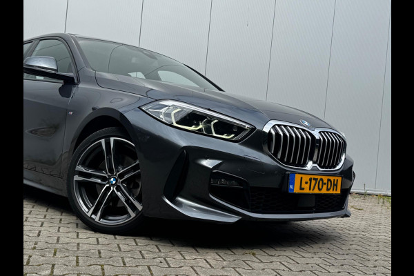 BMW 1-serie 118i HIGH EXECUTIVE M SPORT PANORAMADAK VIRTUAL DASH NAP ORIGINEEL NEDERLANDS M PAKKET