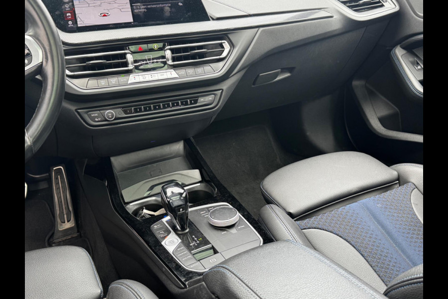 BMW 1-serie 118i HIGH EXECUTIVE M SPORT PANORAMADAK VIRTUAL DASH NAP ORIGINEEL NEDERLANDS M PAKKET