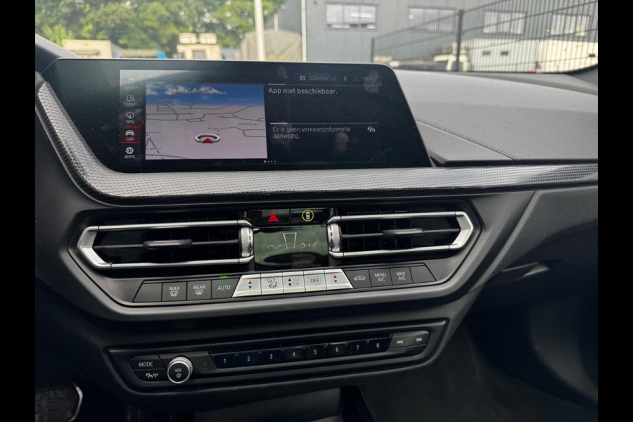 BMW 1-serie 118i HIGH EXECUTIVE M SPORT PANORAMADAK VIRTUAL DASH NAP ORIGINEEL NEDERLANDS M PAKKET