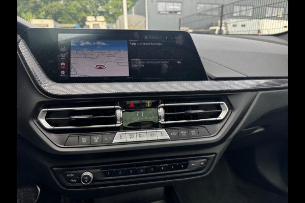 BMW 1-serie 118i HIGH EXECUTIVE M SPORT PANORAMADAK VIRTUAL DASH NAP ORIGINEEL NEDERLANDS M PAKKET