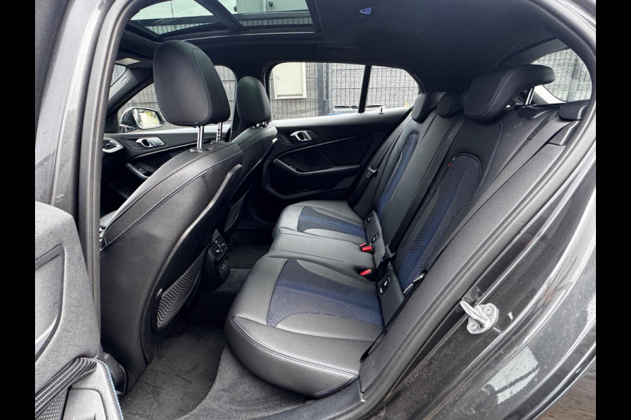 BMW 1-serie 118i HIGH EXECUTIVE M SPORT PANORAMADAK VIRTUAL DASH NAP ORIGINEEL NEDERLANDS M PAKKET