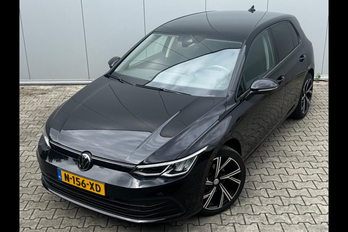 Volkswagen Golf 1.0 eTSI LIFE CARPLAY ORIGINEEL NEDERLANDS NAP PARKEERSENSOREN VIRTUAL SFEERVERLICHTING DEALER ONDERHOUDEN Volkswagen Golf 1.0 eTSI LIFE CARPLAY ORIGINEEL NEDERLANDS NAP PARKEERSENSOREN VIRTUAL SFEERVERLICHTING DEALER ONDERHOUDEN