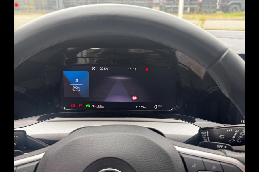 Volkswagen Golf 1.0 eTSI LIFE CARPLAY ORIGINEEL NEDERLANDS NAP PARKEERSENSOREN VIRTUAL SFEERVERLICHTING DEALER ONDERHOUDEN