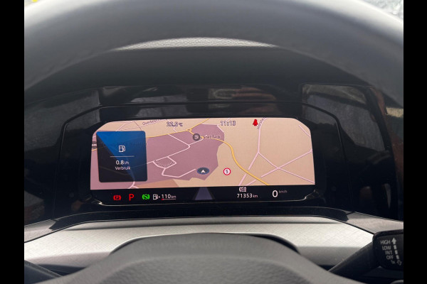 Volkswagen Golf 1.0 eTSI LIFE CARPLAY ORIGINEEL NEDERLANDS NAP PARKEERSENSOREN VIRTUAL SFEERVERLICHTING DEALER ONDERHOUDEN