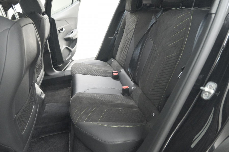 Peugeot 2008 PureTech 130 EAT8 GT | 360 Camera | Adaptieve Cruise Control | Stoelmassage | Apple Carplay