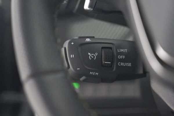 Peugeot 2008 PureTech 130 EAT8 GT | 360 Camera | Adaptieve Cruise Control | Stoelmassage | Apple Carplay