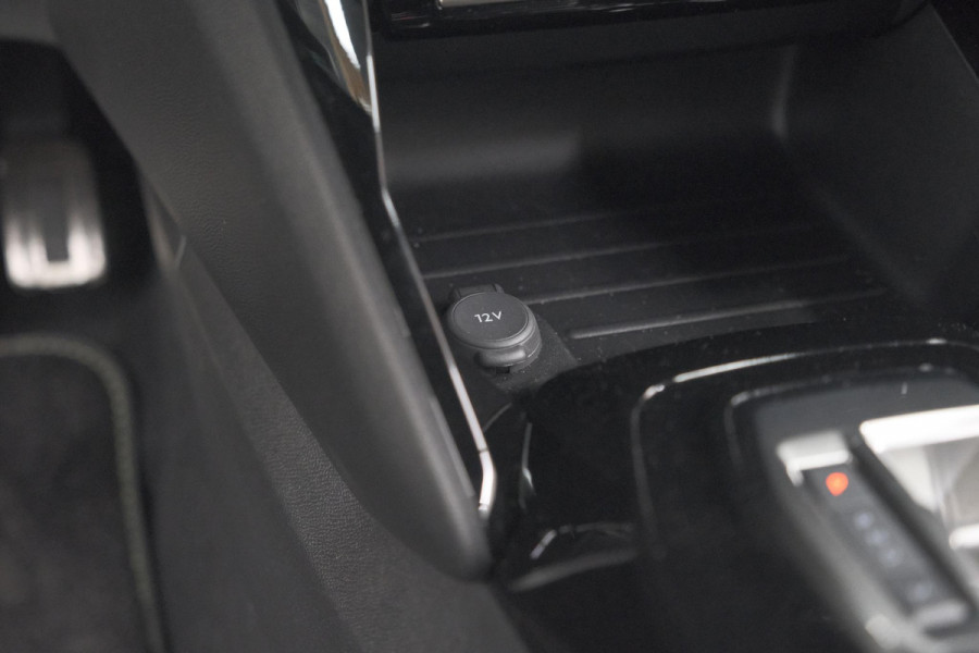 Peugeot 2008 PureTech 130 EAT8 GT | 360 Camera | Adaptieve Cruise Control | Stoelmassage | Apple Carplay